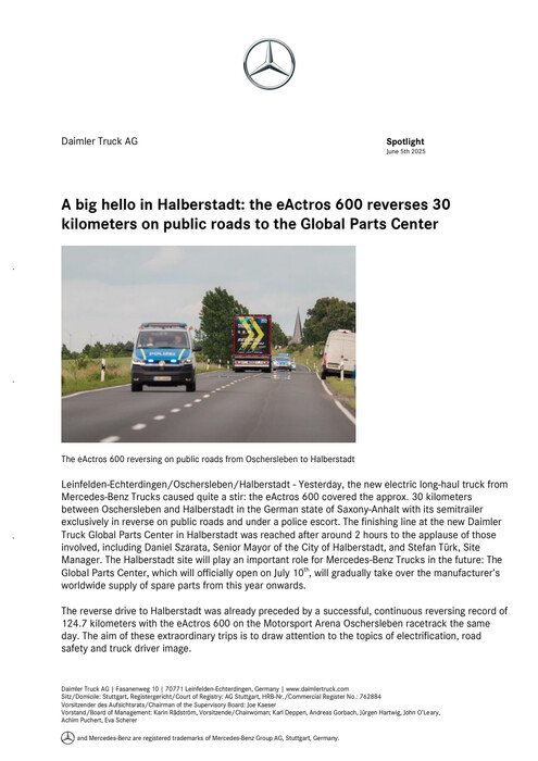 A big hello in Halberstadt: the eActros 600 reverses 30 kilometers on public roads to the Global Parts Center