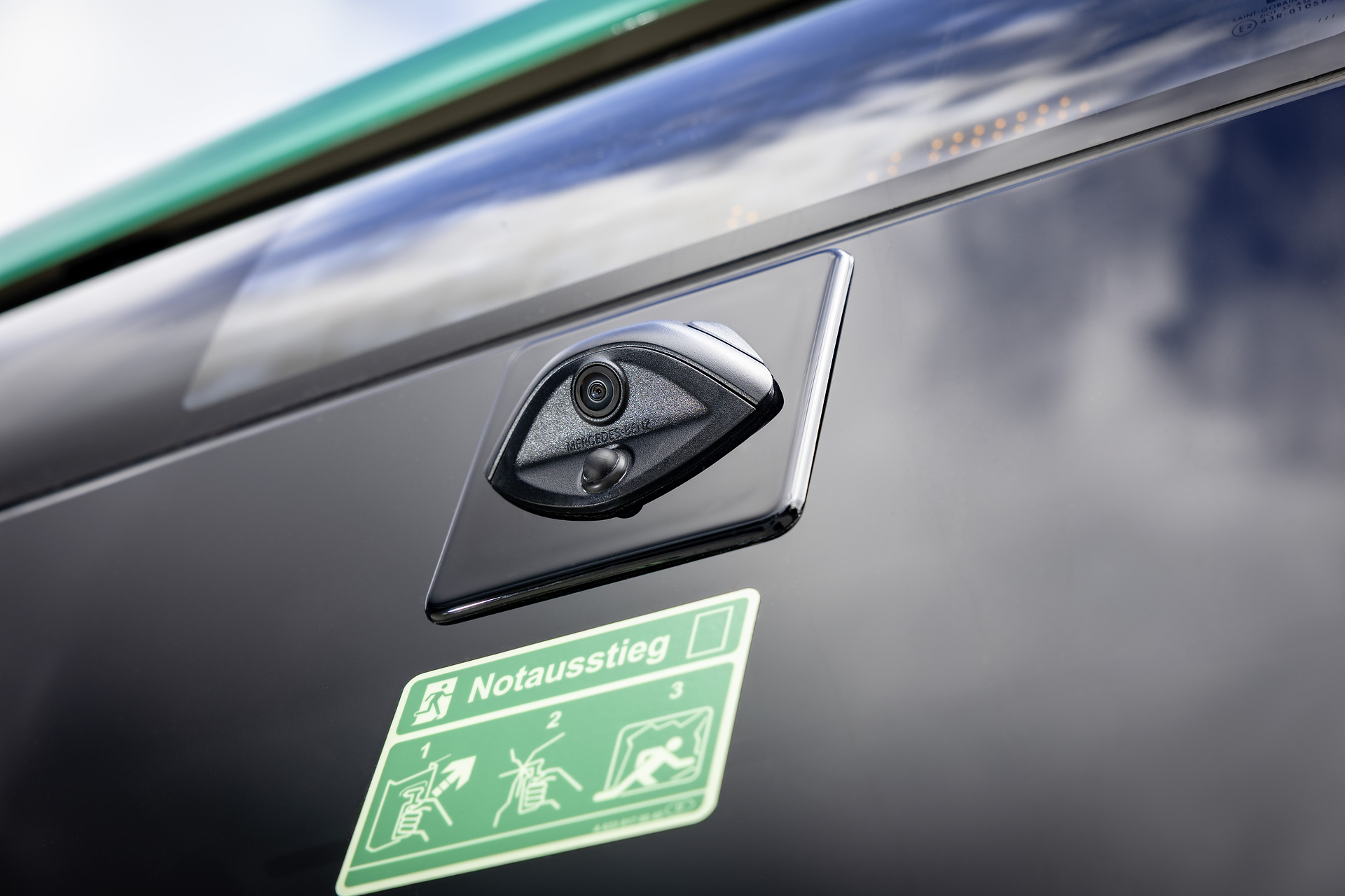 Mercedes-Benz eCitaro with all-electric drive, NMC 4 battery, exterior, green metallic, 2 x electric hub motor, 2 x 140 kW, 2 x 495 Nm, 5 battery packs with 111 kWh each, LED headlamps, Sideguard Assist 2, Preventive Brake Assist 2, Frontguard Assist, Attention Assist, Traffic Sign Assist, 360 degree camera, length/width/height: 12135/2550/3400 mm, passenger capacity: 1/88. Mercedes-Benz, Daimler Buses Solutions and Omniplus in Hamburg: Daimler Buses at the UITP Summit 2025
