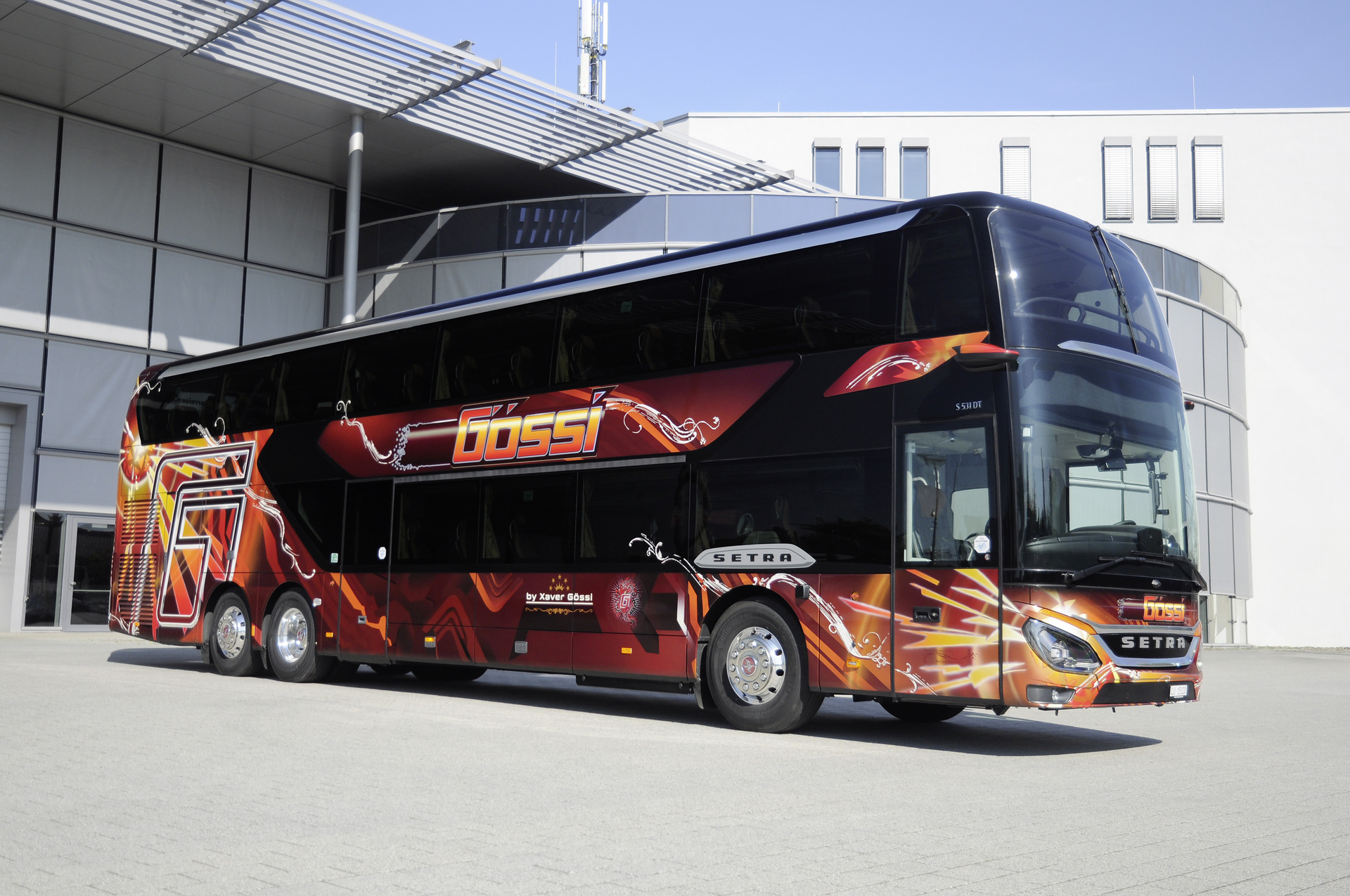 Ein Bus zum 50sten Firmenjubiläum: Der S 531 DT von Gössi Carreisen aus Horw. Schweizer fahren auf Setra ab