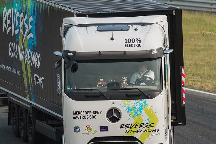 Mercedes-Benz Trucks wins GUINNESS WORLD RECORDS™ title with eActros 600