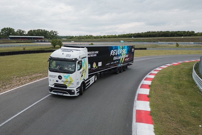 Mercedes-Benz Trucks wins GUINNESS WORLD RECORDS™ title with eActros 600