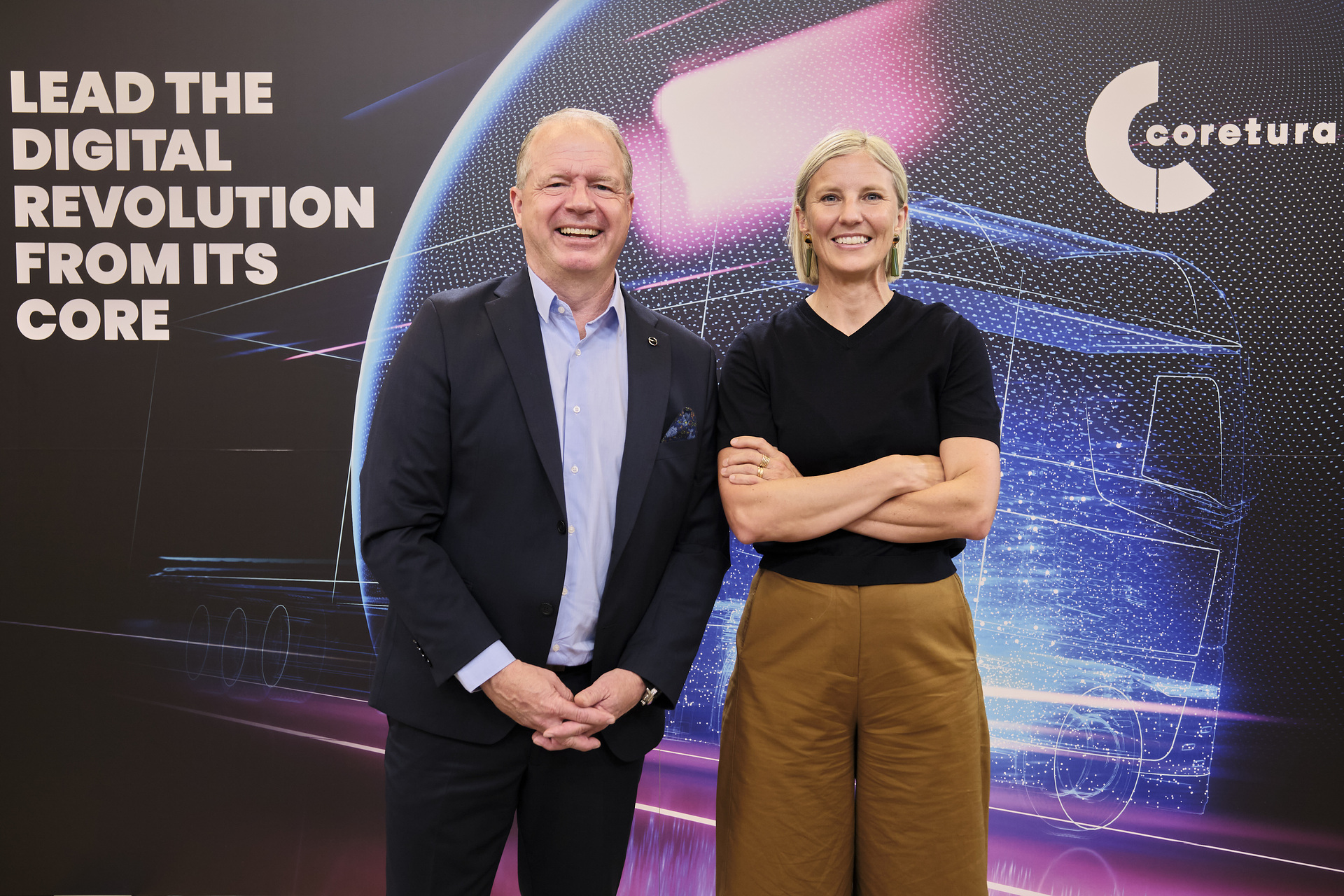 f.l.t.r.: Martin Lundstedt(President and CEO Volvo Group), Karin Rådström (CEO Daimler Truck AG) Daimler Truck and Volvo Group launch Coretura - a Joint Venture to unlock the digital future of commercial vehicles