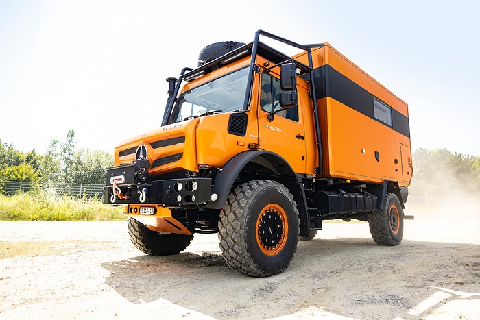 Unimog and Arocs ready for offroad adventures: From Bad Kissingen into the world