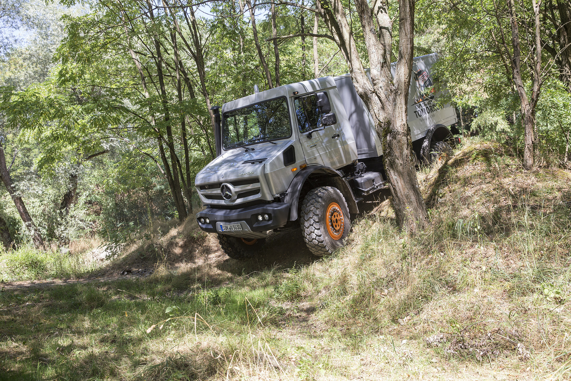 Mercedes-Benz Unimog U 5030 (Hellgeth) Unimog und Arocs auf der Abenteuer Allrad: Von Bad Kissingen in die Welt