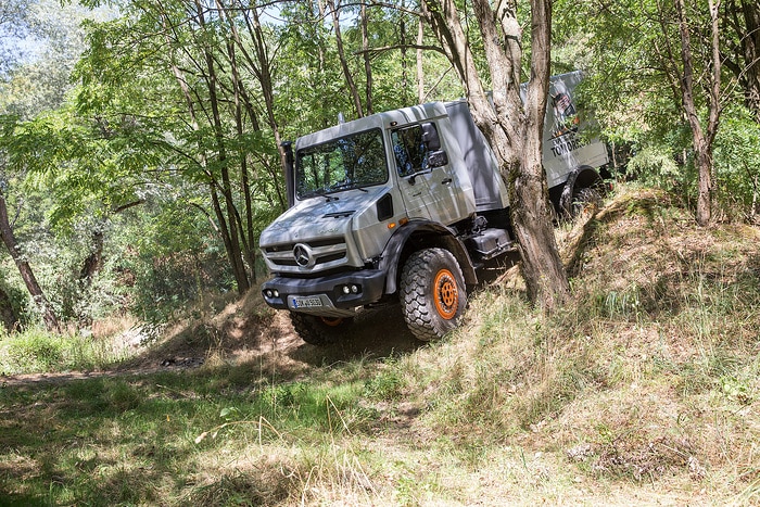 Unimog and Arocs ready for offroad adventures: From Bad Kissingen into the world