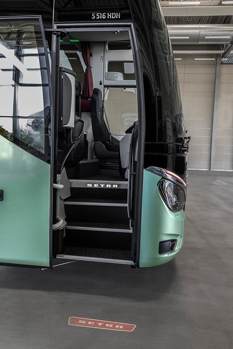 Test vehicle Setra TopClass S 516 HDH