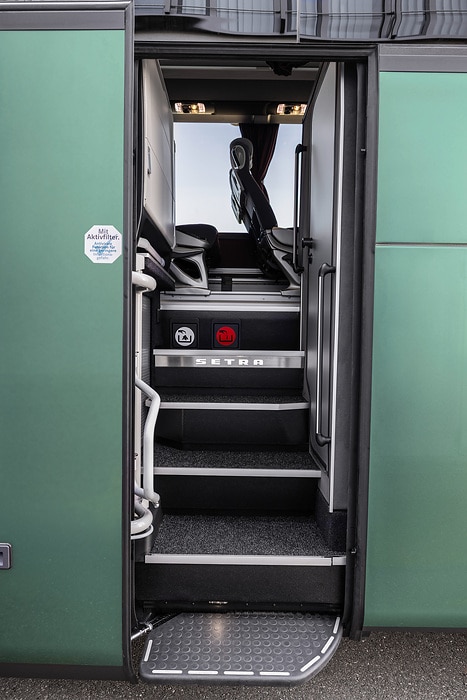 Test vehicle Setra TopClass S 516 HDH