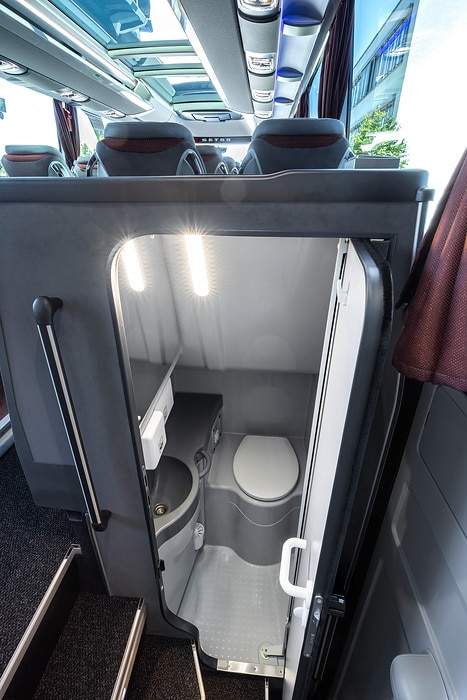 Test vehicle Setra TopClass S 516 HDH