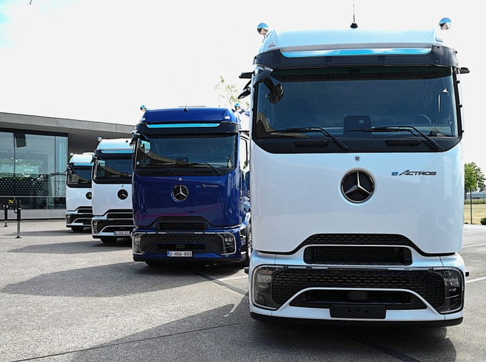 Vollelektrisch zur Molkerei: Erster belgischer Kunde übernimmt den eActros 600