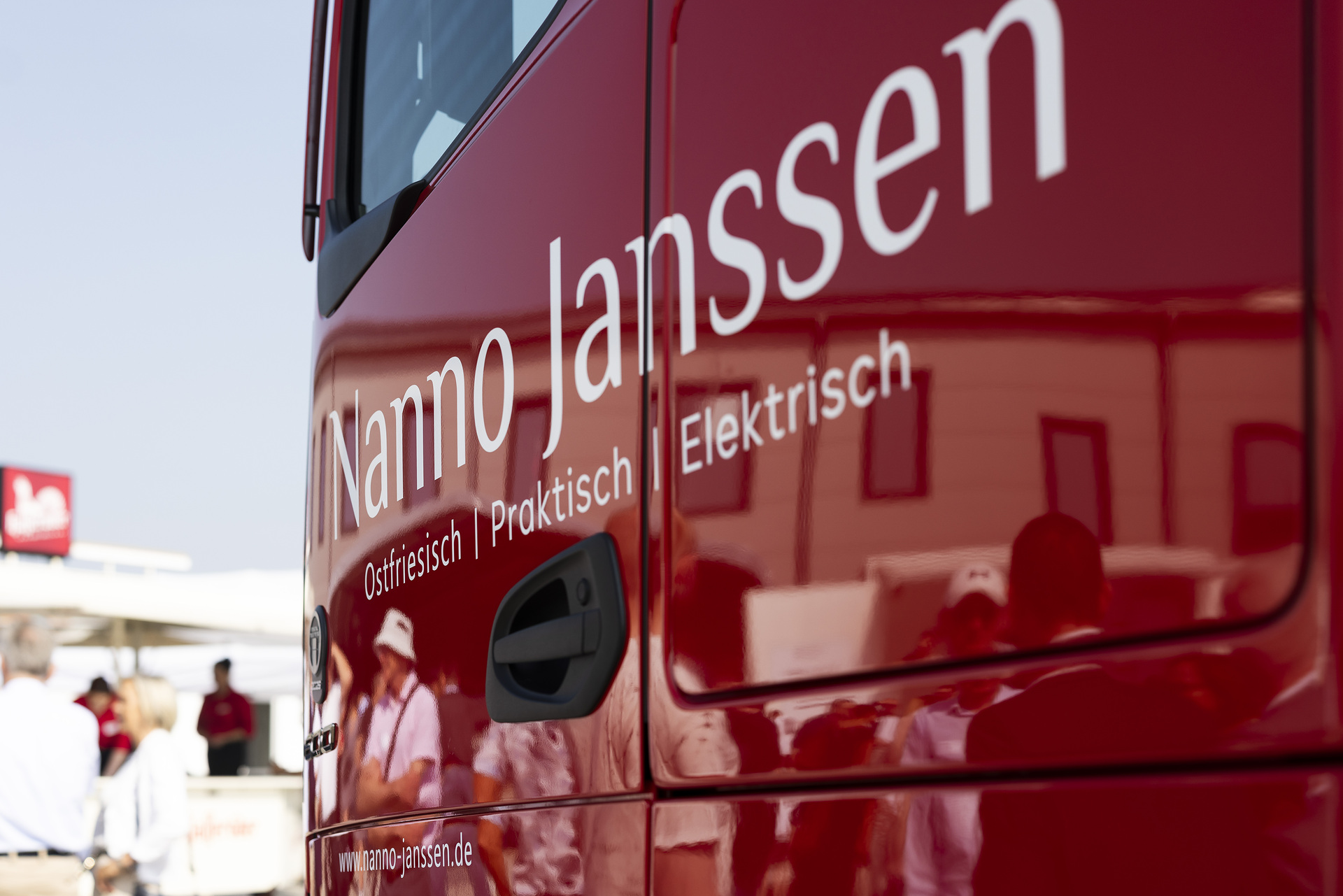 Five Mercedes-Benz eActros 600 in operation, the next five to follow: Nanno Janssen haulage company will only rely on electric trucks in the future Five Mercedes-Benz eActros 600 in operation, the next five to follow: Nanno Janssen haulage company will only rely on electric trucks in the future