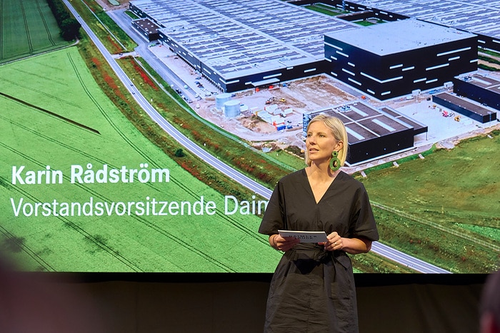 Daimler Truck Global Parts Center: Central logistics hub in Halberstadt officially opened