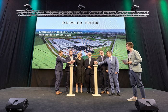 Daimler Truck Global Parts Center: Central logistics hub in Halberstadt officially opened