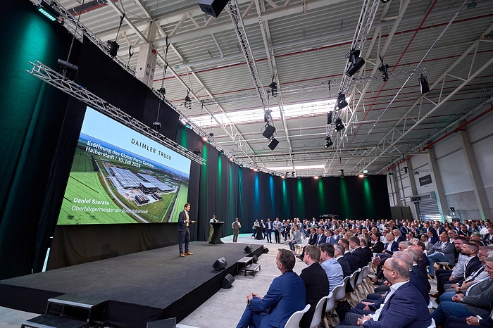 Daimler Truck Global Parts Center: Central logistics hub in Halberstadt officially opened