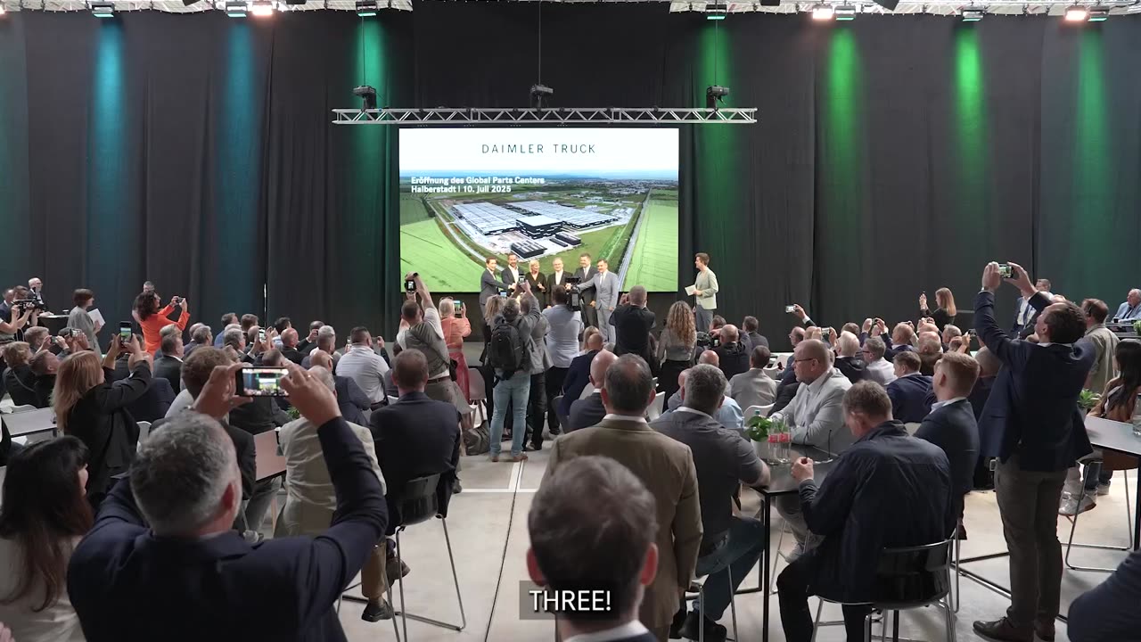 Daimler Truck Global Parts Center: Central logistics hub in Halberstadt officially opened