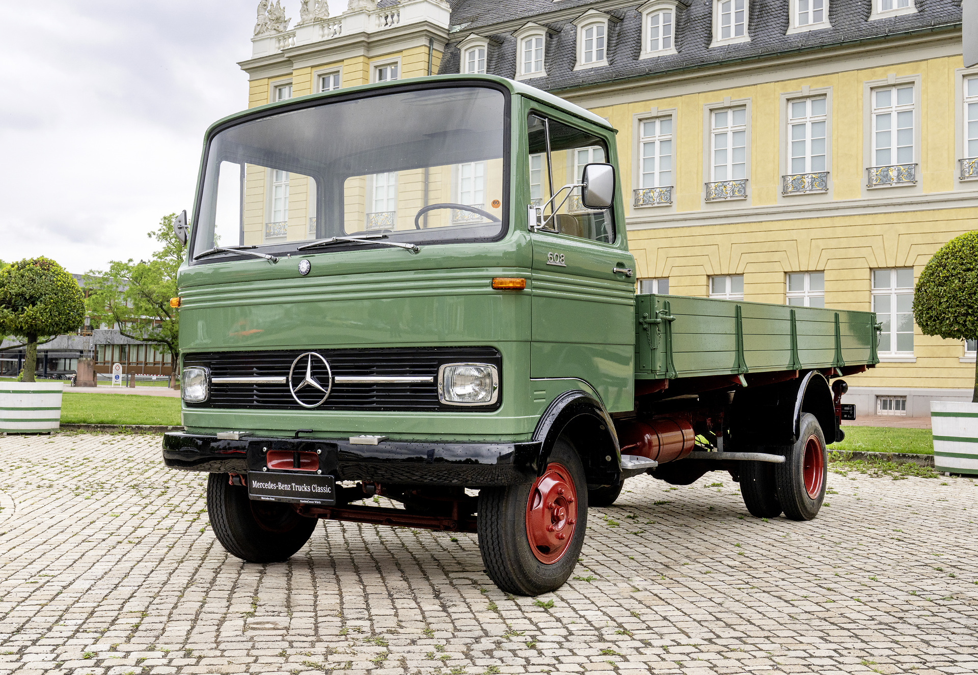 Mercedes-Benz LP 608 with chassis number 71, one of the first trucks to be manufactured at the Wörth plant and now part of the Mercedes-Benz Trucks Classic collection. Historic milestone at the Mercedes-Benz plant in Wörth: First truck produced 60 years ago