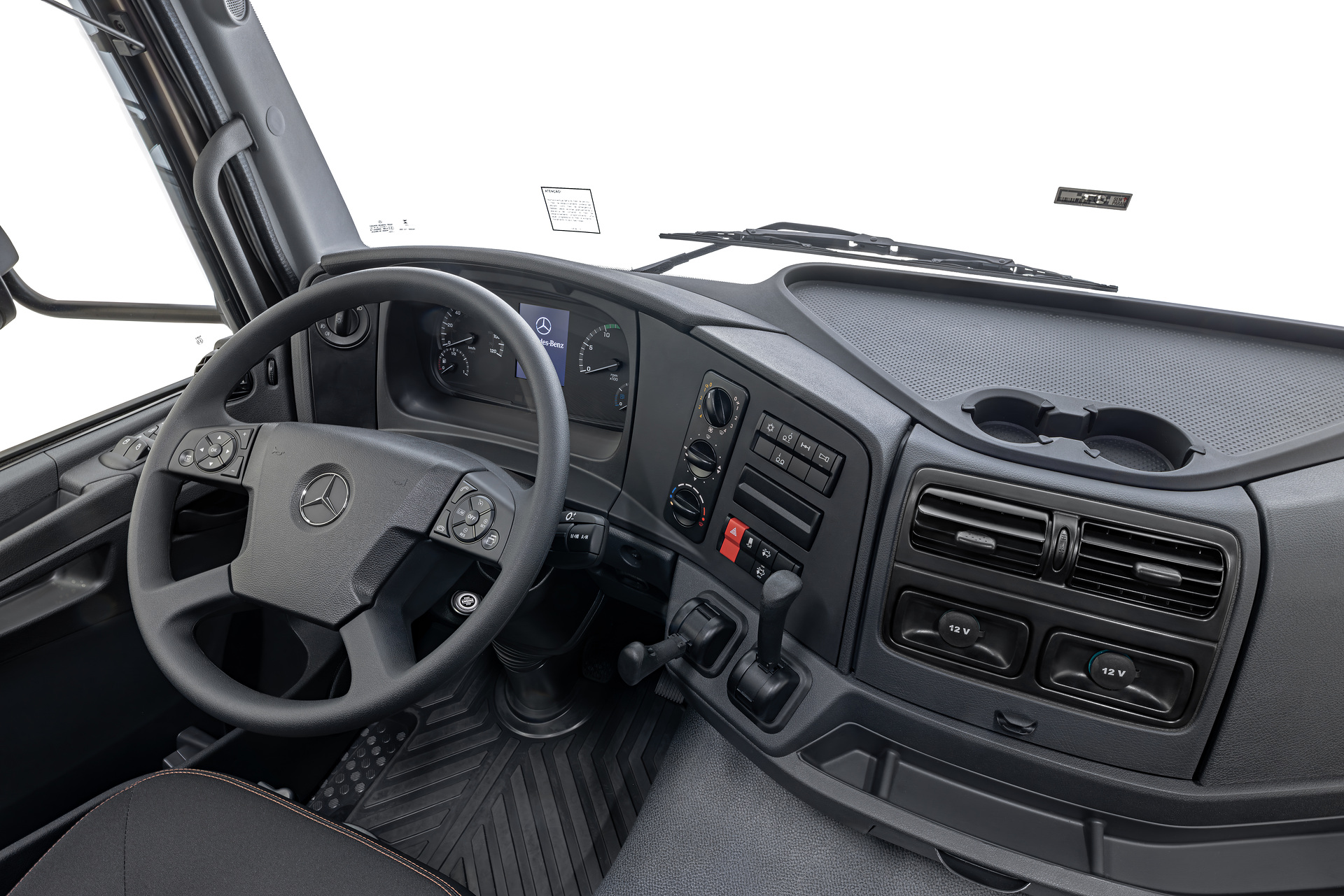 Mercedes-Benz Trucks introduces new extra-heavy truck Axor for Brazilian market