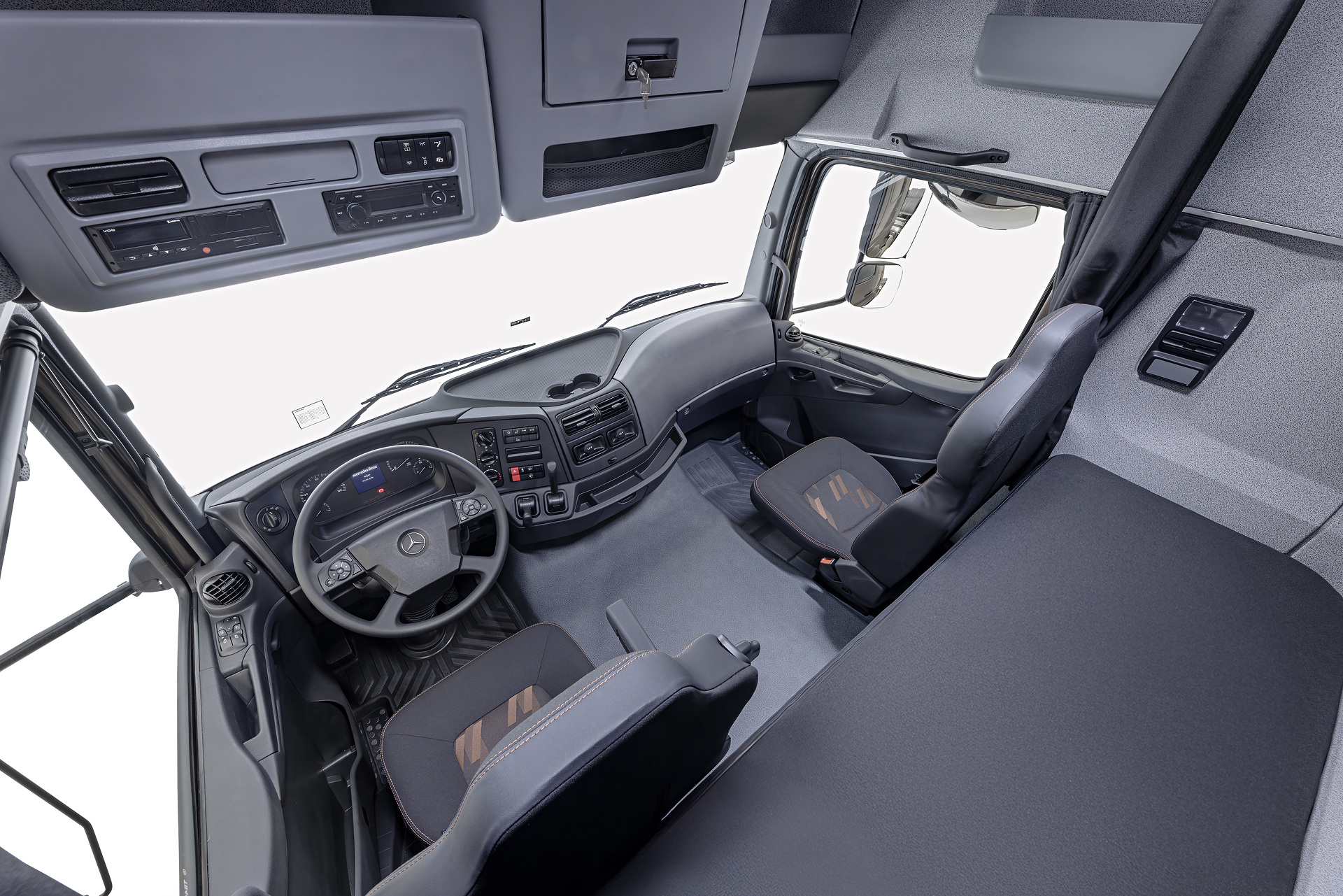 Mercedes-Benz Trucks introduces new extra-heavy truck Axor for Brazilian market
