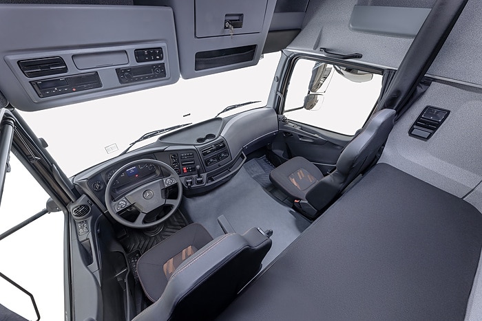 Mercedes-Benz Trucks introduces new extra-heavy truck Axor for Brazilian market