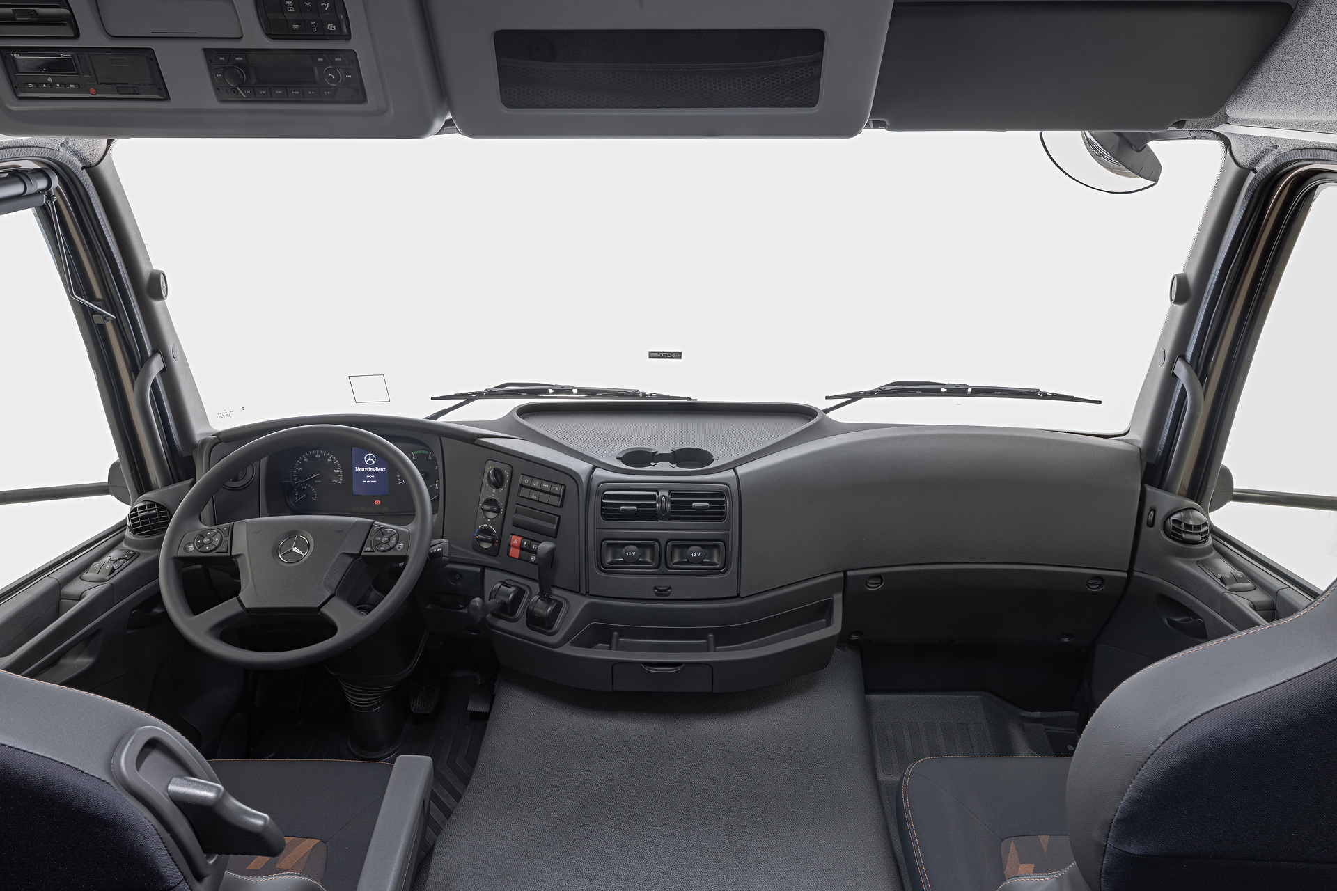 Mercedes-Benz Trucks introduces new extra-heavy truck Axor for Brazilian market