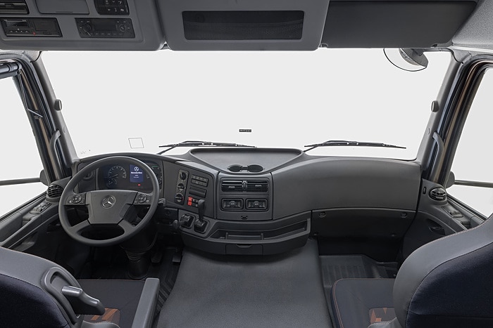 Mercedes-Benz Trucks introduces new extra-heavy truck Axor for Brazilian market