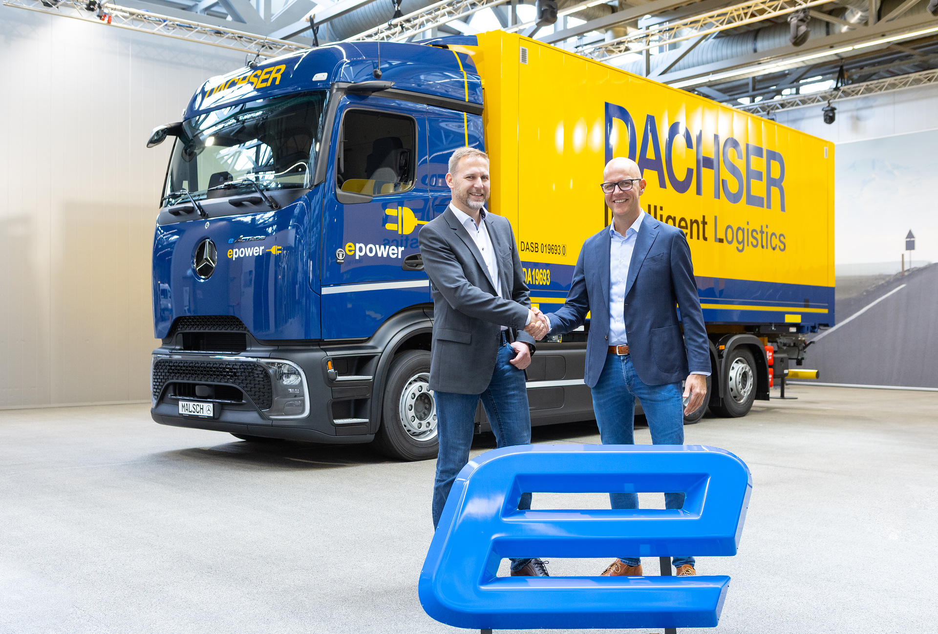 Ausbau des emissionsfreien Fernverkehrs: Dachser nimmt neue eActros 600 in Betrieb Ausbau des emissionsfreien Fernverkehrs: Dachser nimmt neue eActros 600 in Betrieb