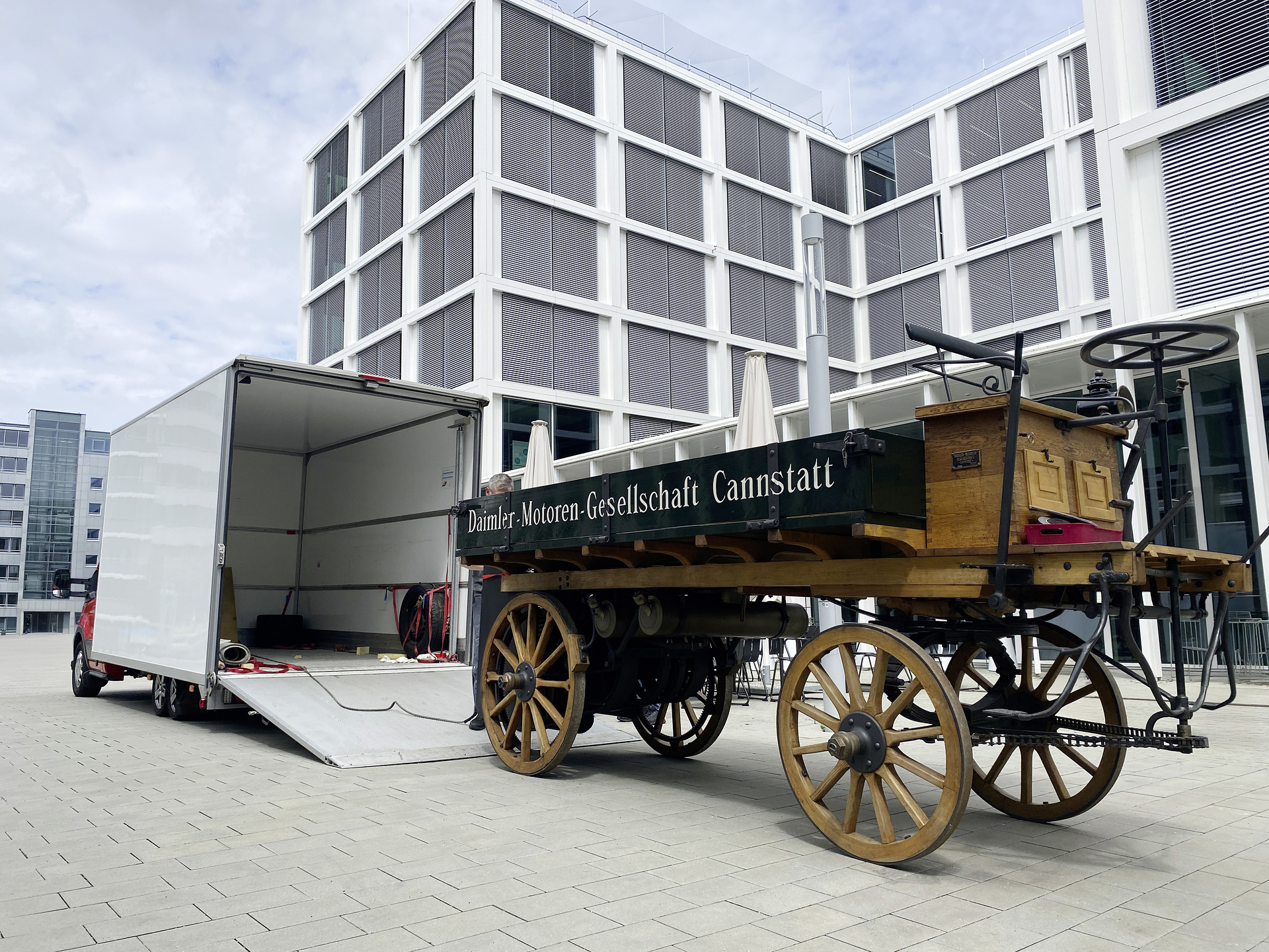 From museum sleep to the road: reproduction of the first truck in history undergoes technical remanufacturing From museum sleep to the road: reproduction of the first truck in history undergoes technical remanufacturing