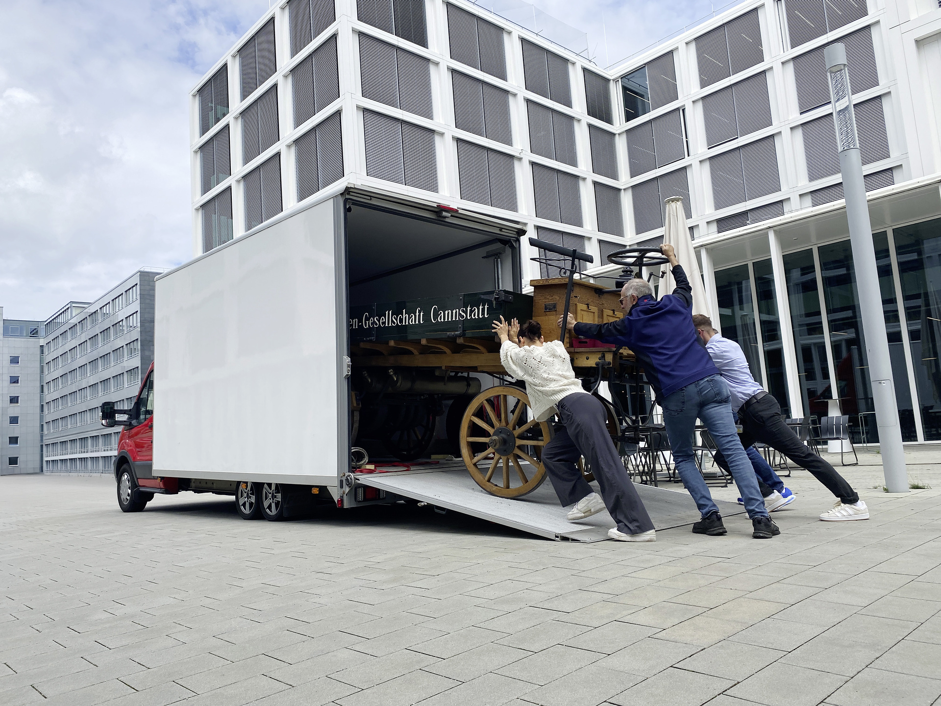 From museum sleep to the road: reproduction of the first truck in history undergoes technical remanufacturing From museum sleep to the road: reproduction of the first truck in history undergoes technical remanufacturing