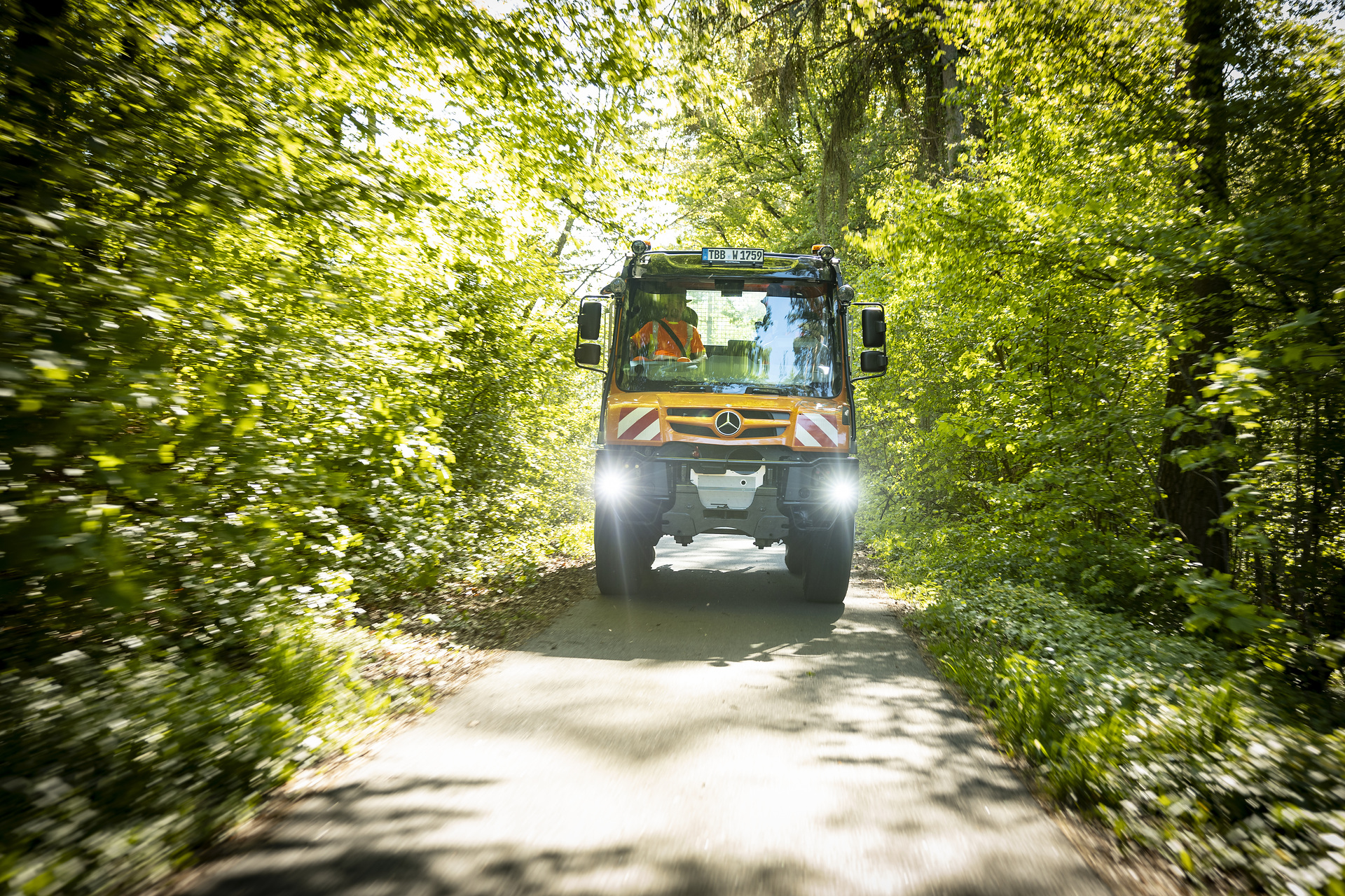 New UNI-TOUCH operating system in daily use: Another Unimog implement carrier joins the Wertheim vehicle fleet