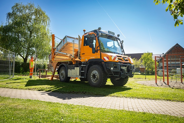New UNI-TOUCH operating system in daily use: Another Unimog implement carrier joins the Wertheim vehicle fleet