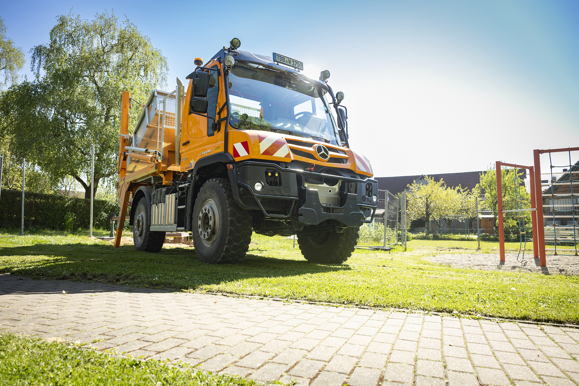 New UNI-TOUCH operating system in daily use: Another Unimog implement carrier joins the Wertheim vehicle fleet