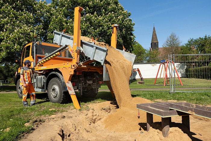 New UNI-TOUCH operating system in daily use: Another Unimog implement carrier joins the Wertheim vehicle fleet