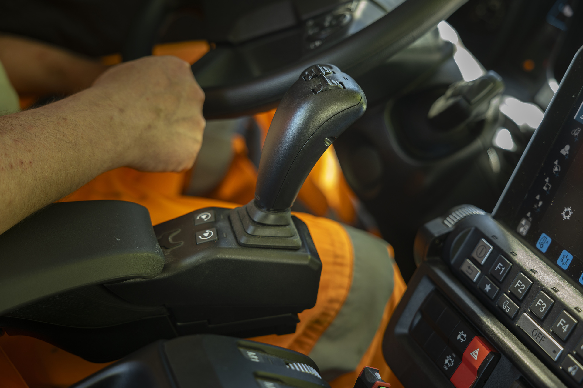 New UNI-TOUCH operating system in daily use: Another Unimog implement carrier joins the Wertheim vehicle fleet