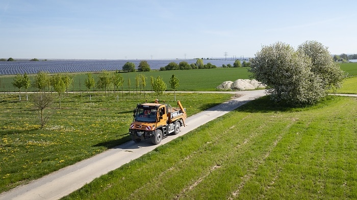 New UNI-TOUCH operating system in daily use: Another Unimog implement carrier joins the Wertheim vehicle fleet