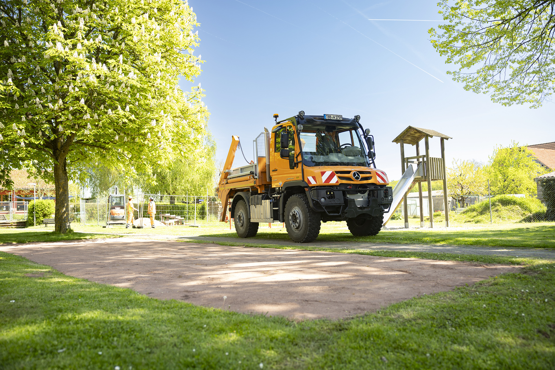 New UNI-TOUCH operating system in daily use: Another Unimog implement carrier joins the Wertheim vehicle fleet