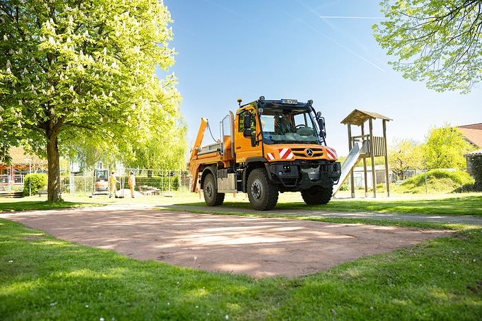 New UNI-TOUCH operating system in daily use: Another Unimog implement carrier joins the Wertheim vehicle fleet