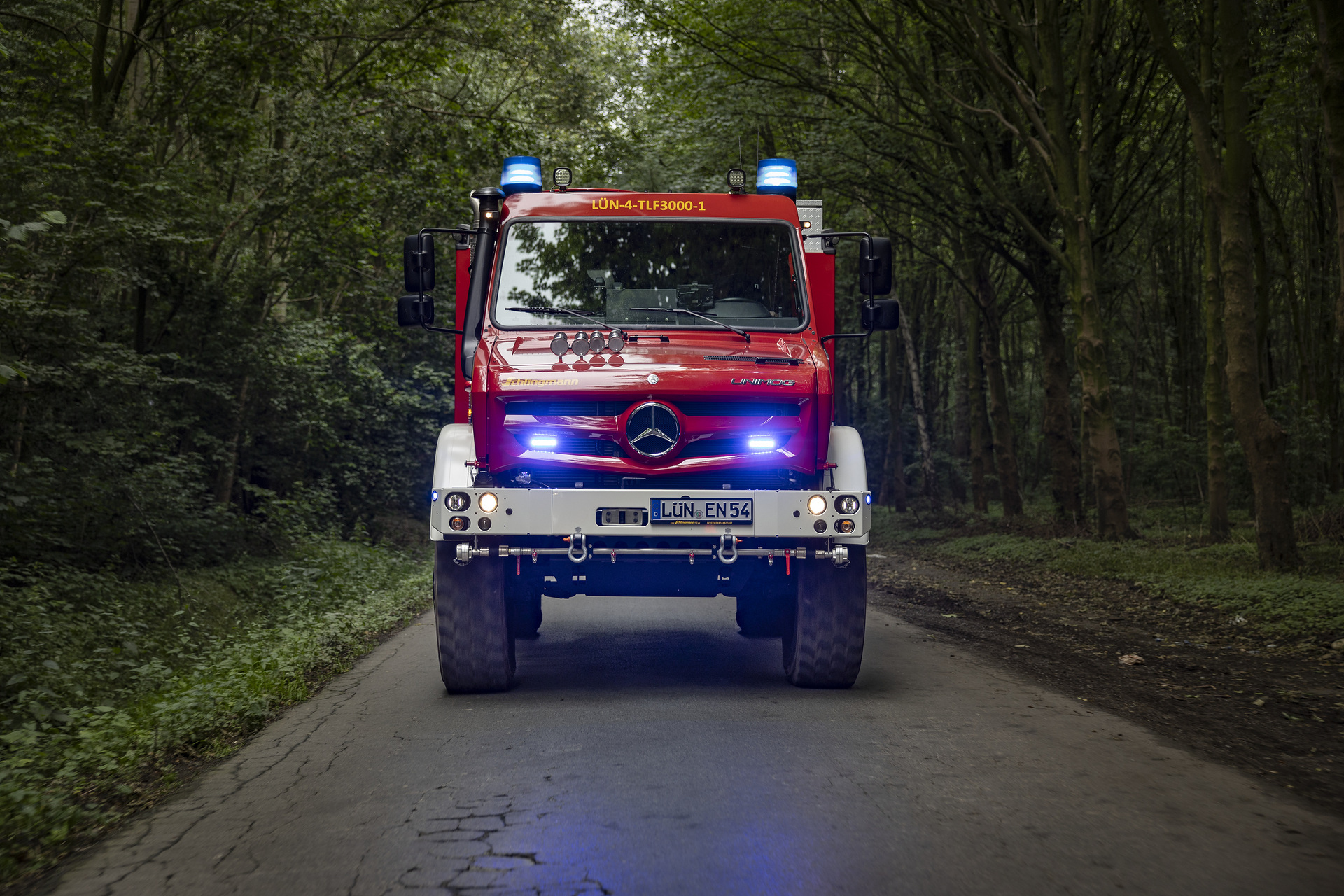 Master of elements: Lünen fire department equipped with Unimog for fires, floods and storms