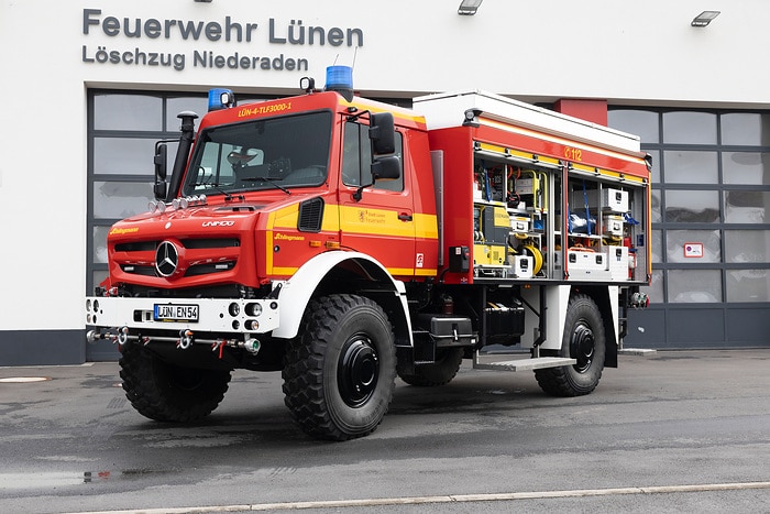 Master of elements: Lünen fire department equipped with Unimog for fires, floods and storms