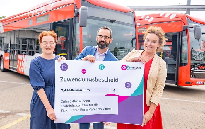 Daimler Buses supplies electric bus charging infrastructure and ten eCitaro city buses to Stadtwerke Bonn