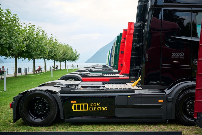 Feierliche Übergabe der ersten zwanzig eActros 600 Trucks an Schweizer Kunden