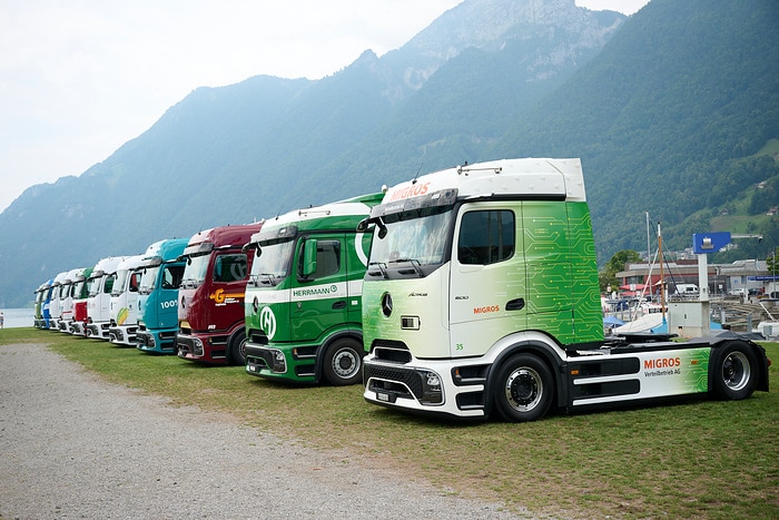 Feierliche Übergabe der ersten zwanzig eActros 600 Trucks an Schweizer Kunden