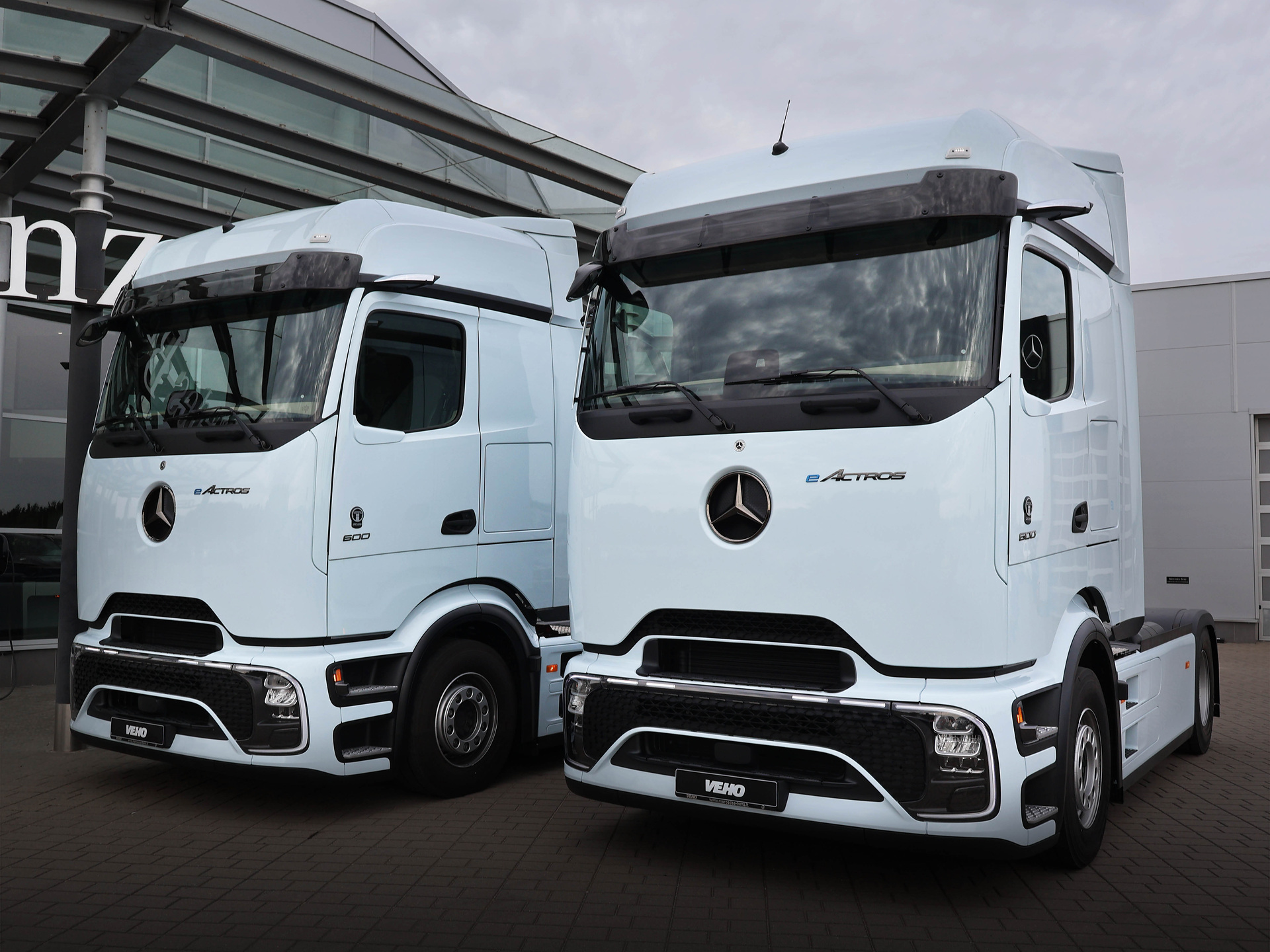 Mercedes-Benz Trucks hands over first eActros 600 models to major customer in Lithuania Mercedes-Benz Trucks hands over first eActros 600 models to major customer in Lithuania