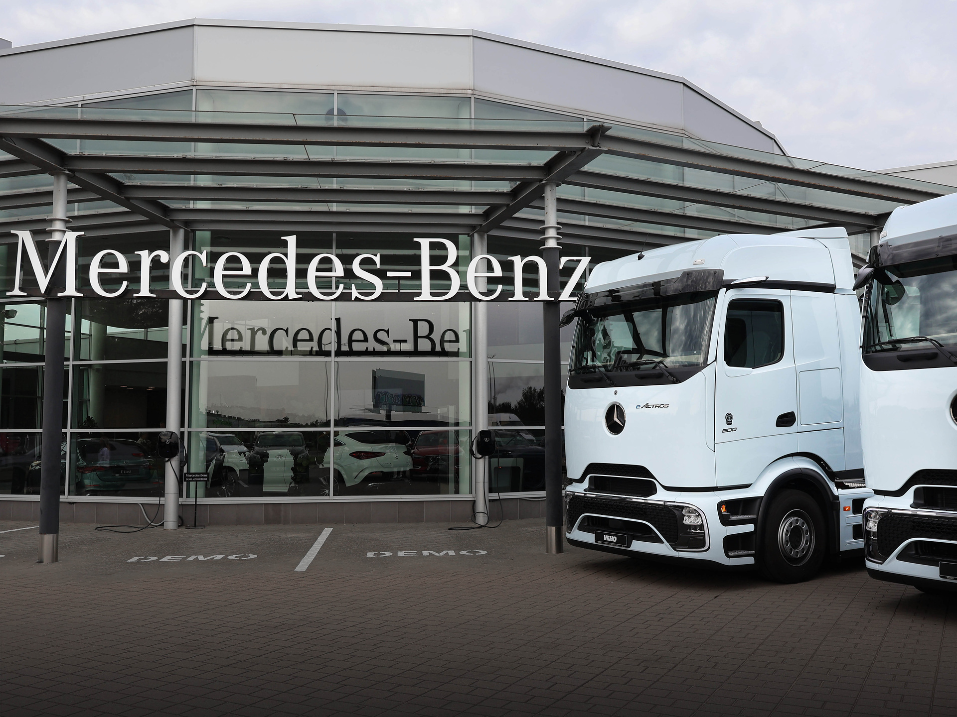 Mercedes-Benz Trucks hands over first eActros 600 models to major customer in Lithuania Mercedes-Benz Trucks hands over first eActros 600 models to major customer in Lithuania