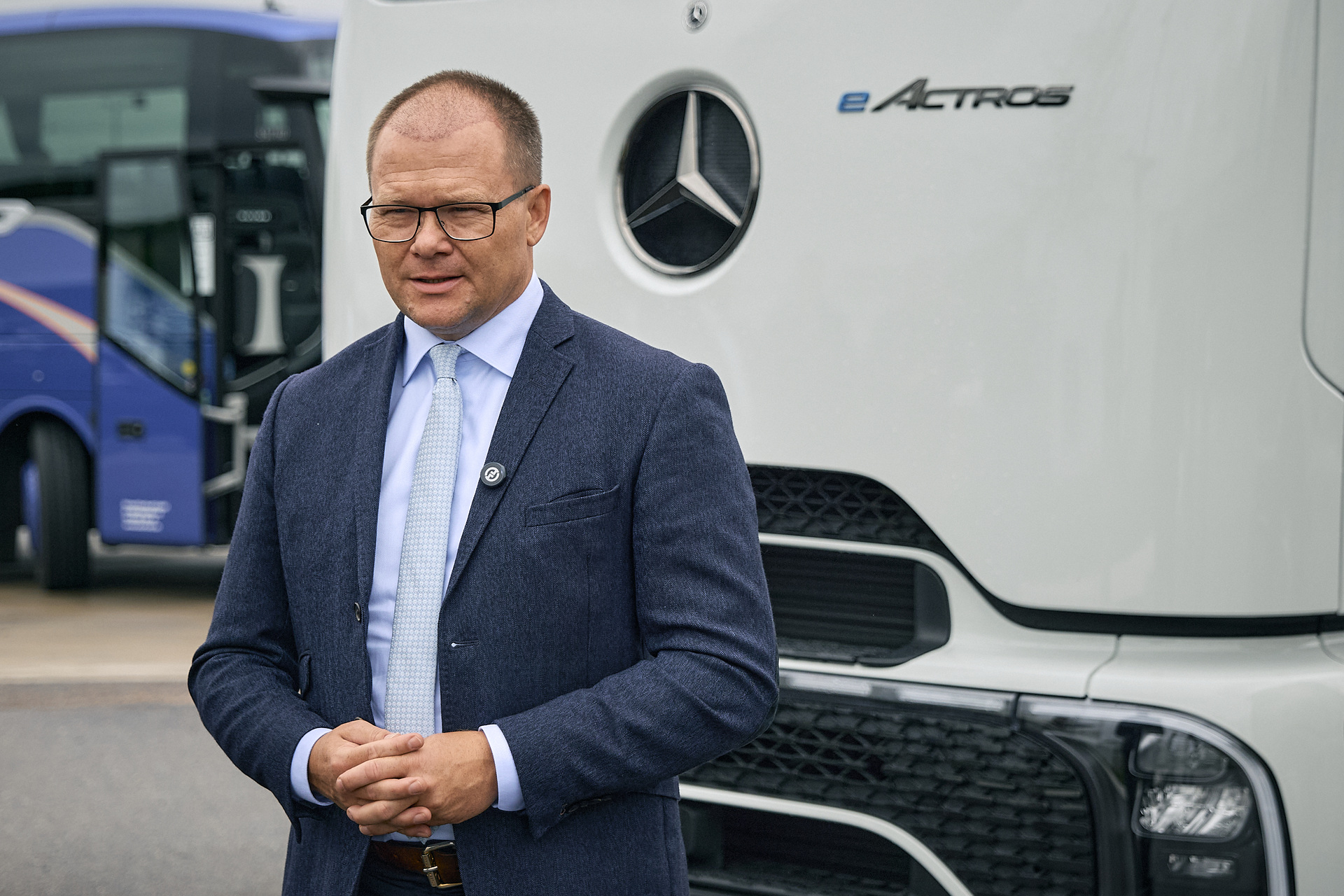 Federal Environment Minister Carsten Schneider and Minister-President Alexander Schweitzer visit Daimler Truck site in Wörth am Rhein Federal Environment Minister Carsten Schneider and Minister-President Alexander Schweitzer visit Daimler Truck site in Wörth am Rhein