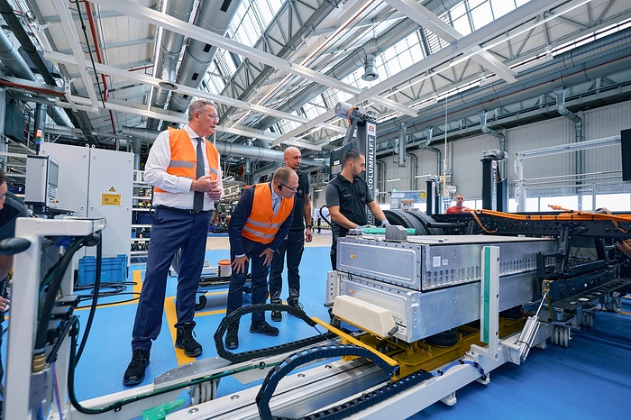 Federal Environment Minister Carsten Schneider and Minister-President Alexander Schweitzer visit Daimler Truck site in Wörth am Rhein