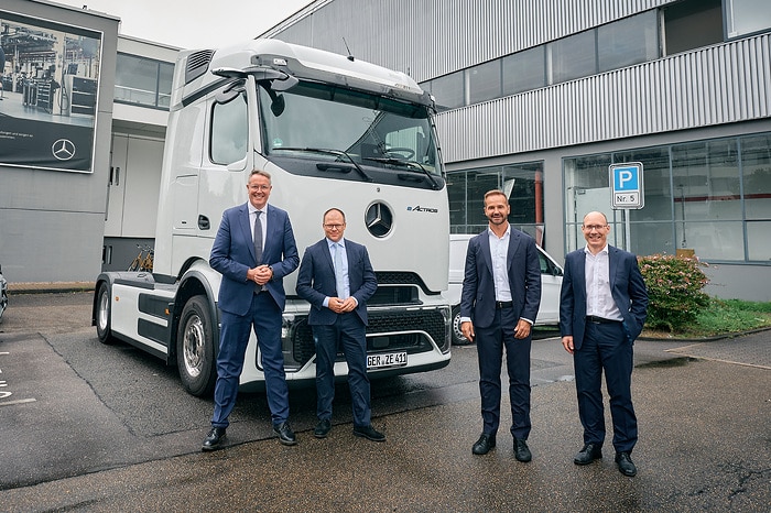 Federal Environment Minister Carsten Schneider and Minister-President Alexander Schweitzer visit Daimler Truck site in Wörth am Rhein