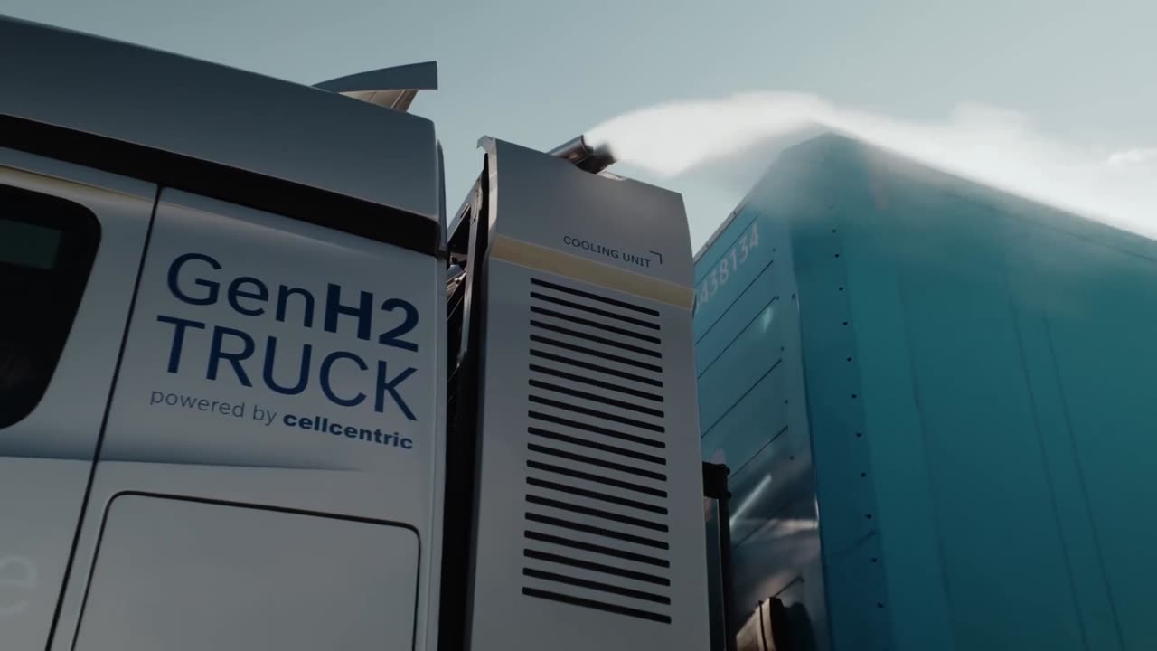 Five and a Half Times Around the World: Daimler Truck Fuel Cell Trucks Successfully Complete More Than 225,000 Kilometers in Real-World Customer Operations
