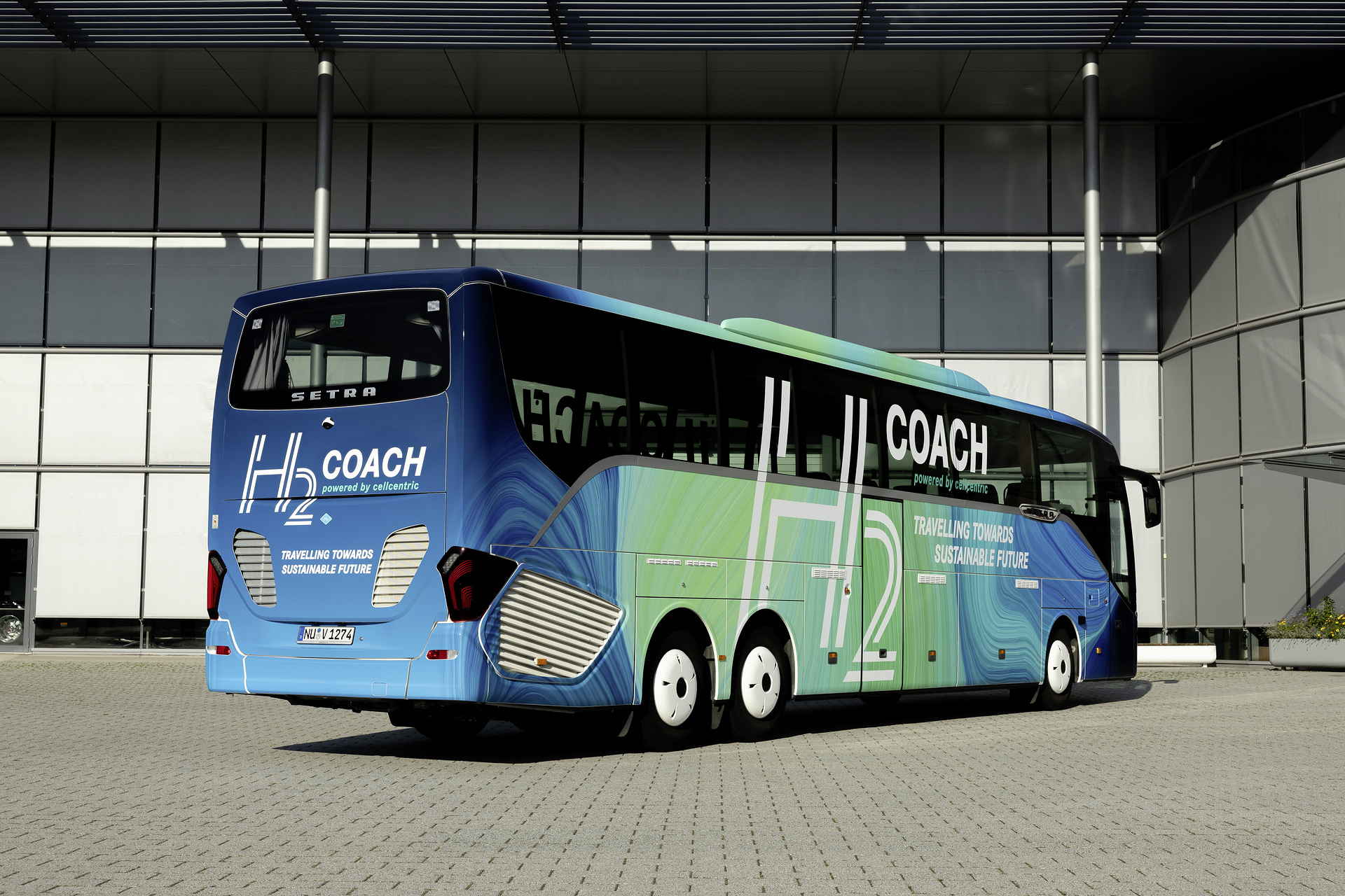 “H₂ Coach” technology carrier: first Setra touring coach powered by fuel cell “H₂ Coach” technology carrier: first Setra touring coach powered by fuel cell