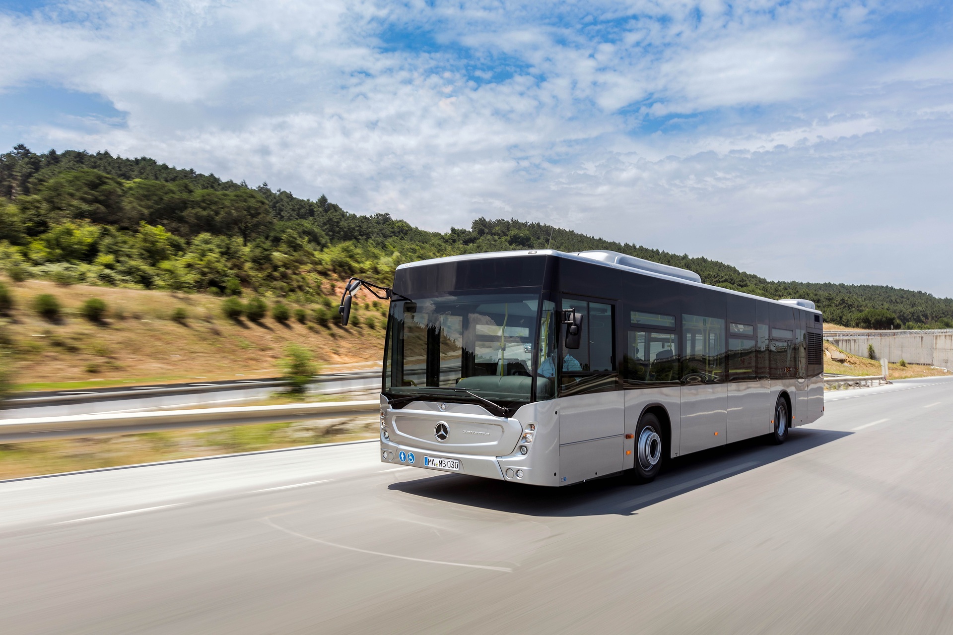 Daimler Buses baut Produktionskapazitäten aus: Kooperation mit Bushersteller Otokar unterzeichnet Daimler Buses baut Produktionskapazitäten aus: Kooperation mit Bushersteller Otokar unterzeichnet