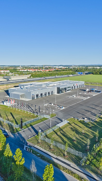Daimler Truck eröffnet neuen Standort für Vertrieb und Service von Lkw und Bussen in Aschheim bei München