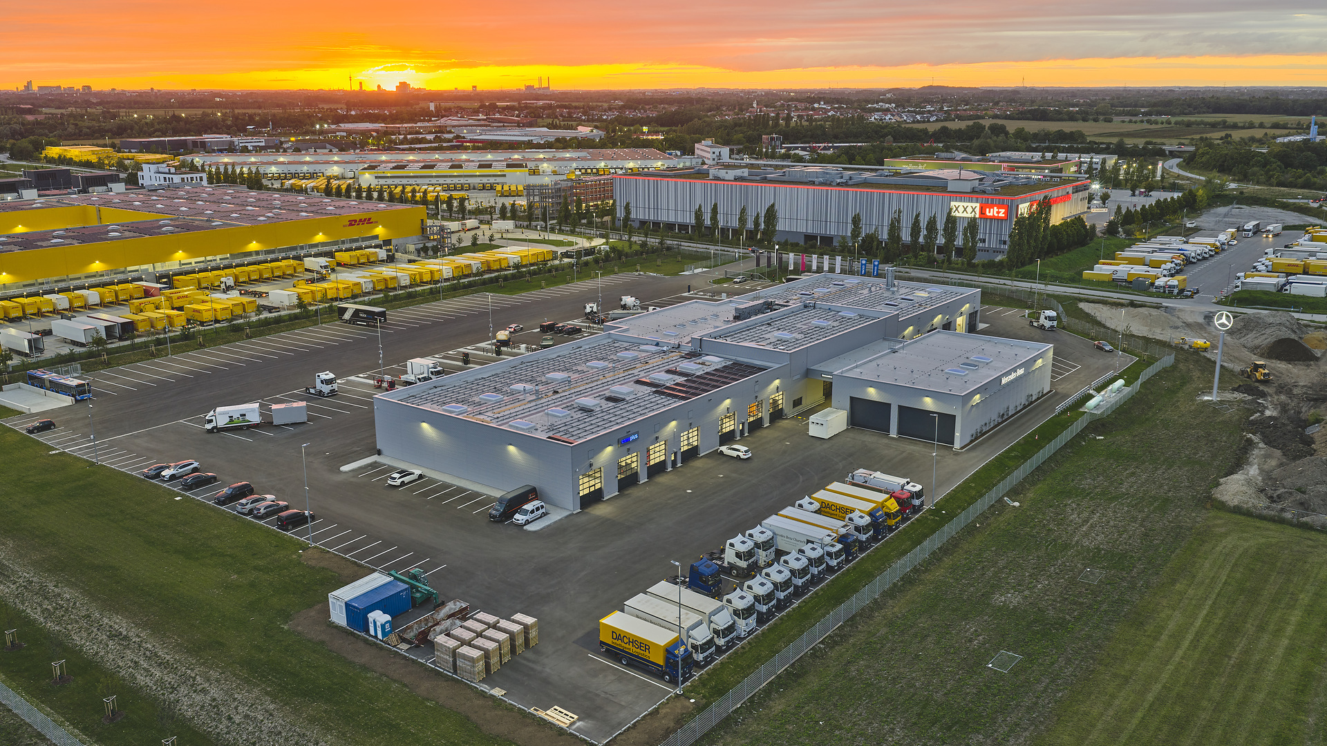 Daimler Truck eröffnet neuen Standort für Vertrieb und Service von Lkw und Bussen in Aschheim bei München, f.l.t.r. Daimler Truck eröffnet neuen Standort für Vertrieb und Service von Lkw und Bussen in Aschheim bei München